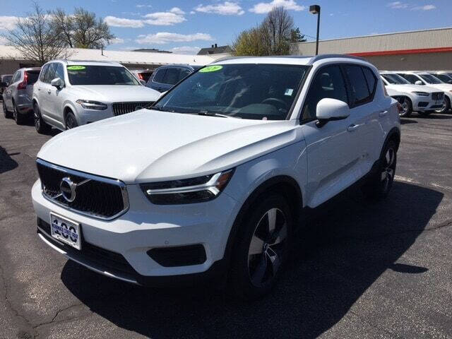 2020 Volvo XC40 T5 Momentum