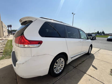 2011 Toyota Sienna XLE 8-Passenger