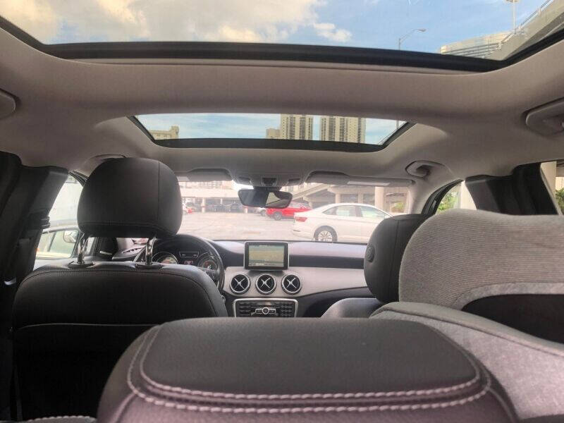 2015 MERCEDES-BENZ GLA-Class SUV / Crossover - $21,999