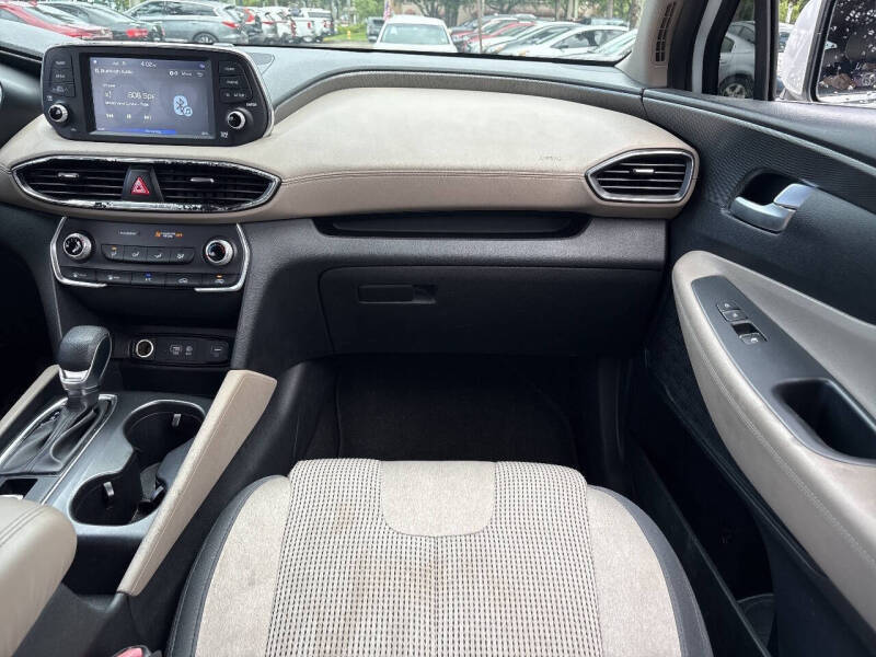 2020 Hyundai Santa Fe SE