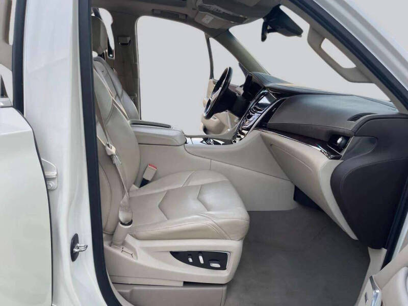 2015 Cadillac Escalade Luxury