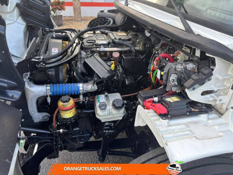 2019 Freightliner M2 106