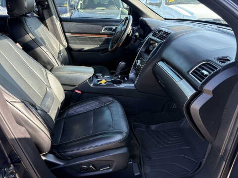 2017 Ford Explorer Platinum