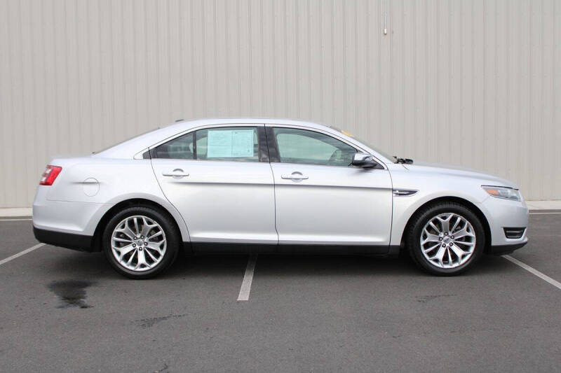 2019 Ford Taurus Limited