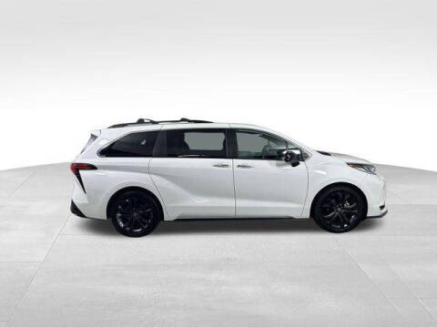 2022 Toyota Sienna XSE 7-Passenger