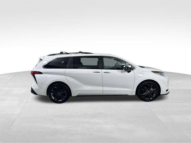 2022 Toyota Sienna XSE 7-Passenger