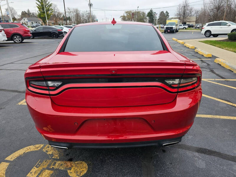 2015 Dodge Charger SXT photo 8