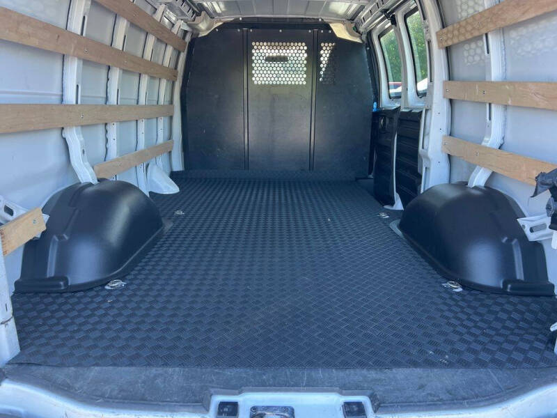 2024 GMC Savana 2500