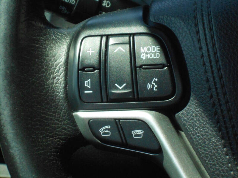 2015 Toyota Sienna SE 8-Passenger