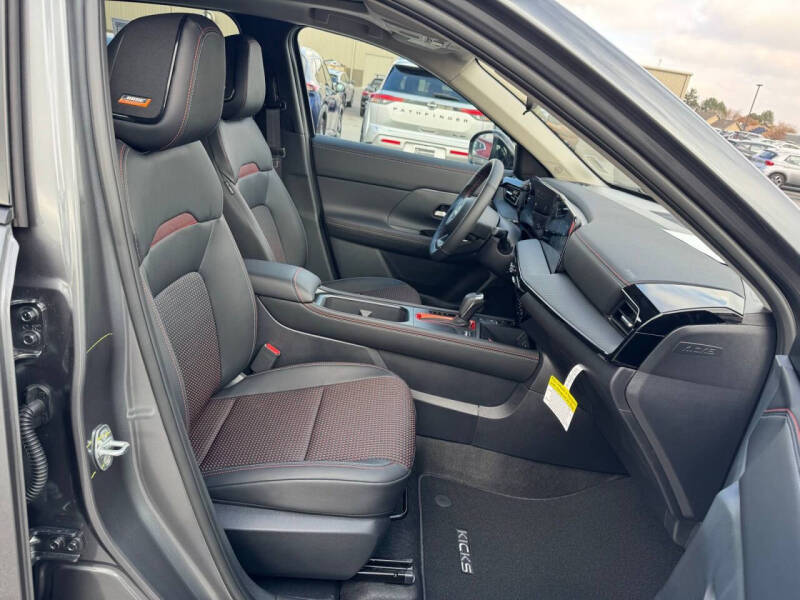 2026 Nissan Kicks SR