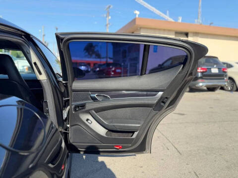 2012 Porsche Panamera