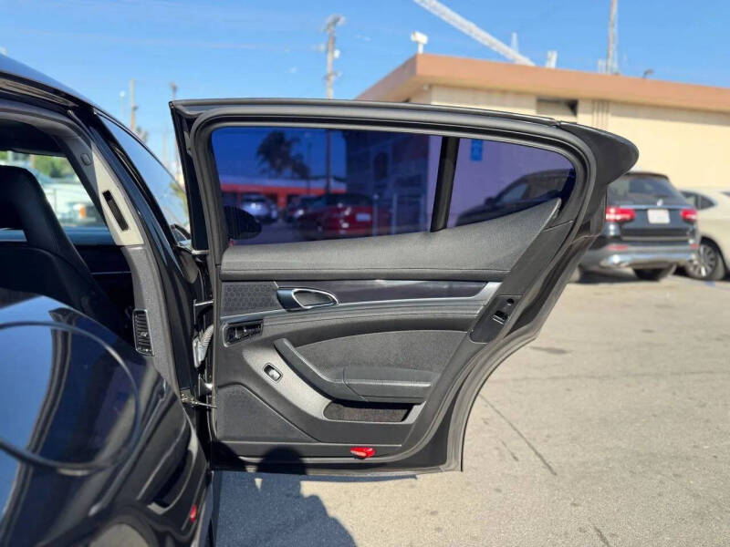 2012 Porsche Panamera