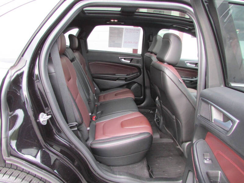 2022 Ford Edge Titanium