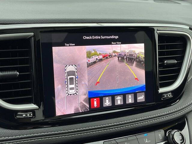 2027 Chrysler Pacifica Limited