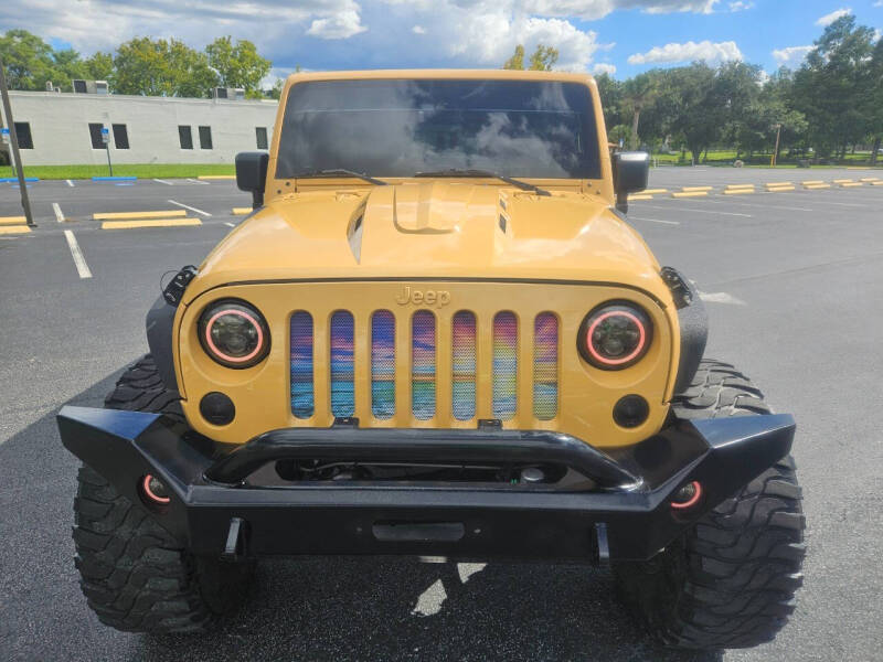 2014 Jeep Wrangler Unlimited Rubicon photo 11