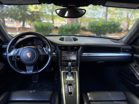 2016 Porsche 911 Carrera 4