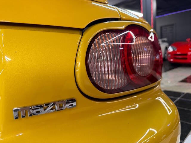 2002 Mazda MX-5 Miata SE