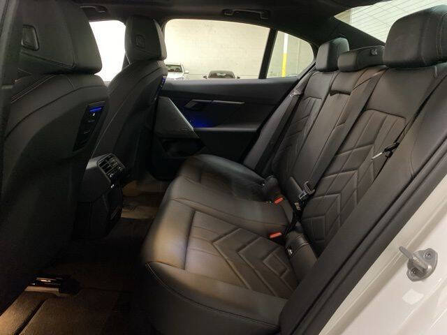 2025 BMW 5 Series 530i