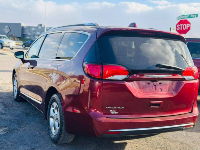 2017 Chrysler Pacifica Touring-L Plus