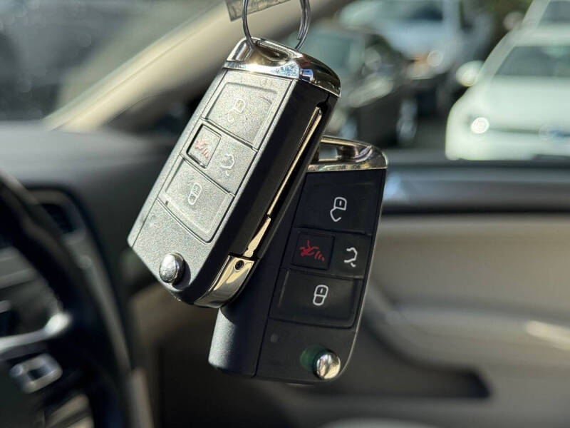 2017 Volkswagen Golf TSI Wolfsburg Edition