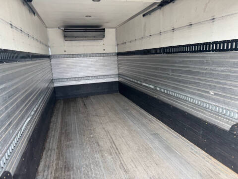 2009 Freightliner M2 106