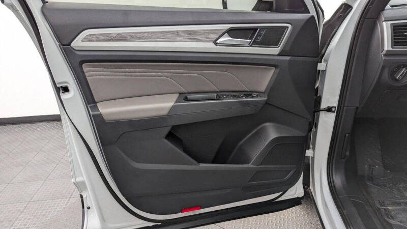 2022 Volkswagen Atlas Cross Sport SE 4Motion