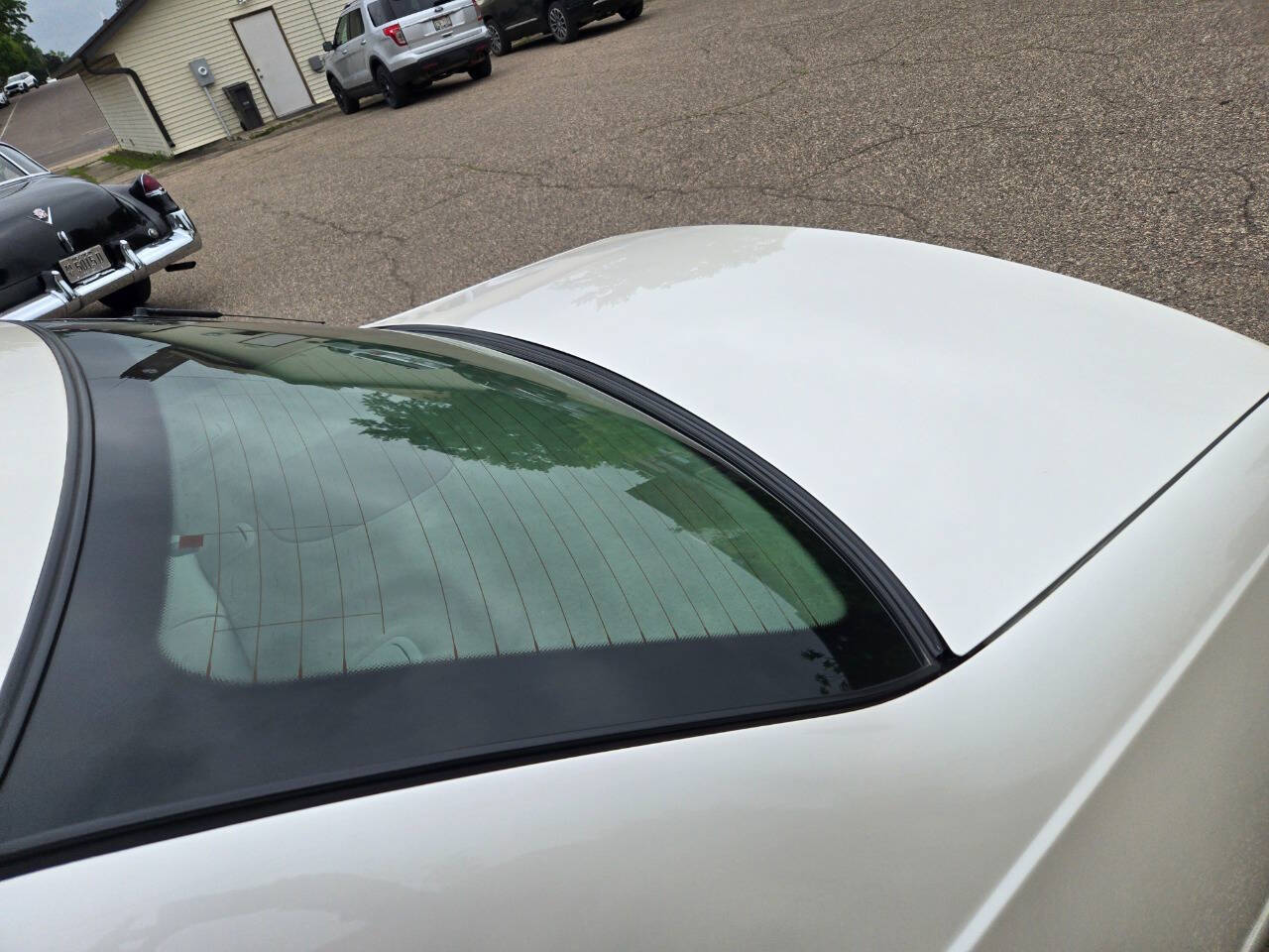 2002 Cadillac DeVille 43
