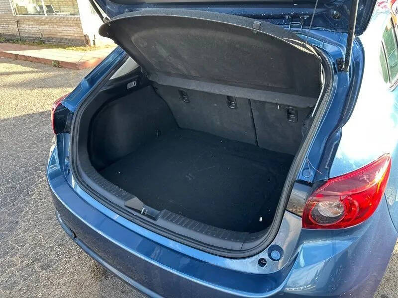 2018 Mazda MAZDA3 Touring