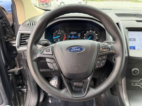 2020 Ford Edge SE