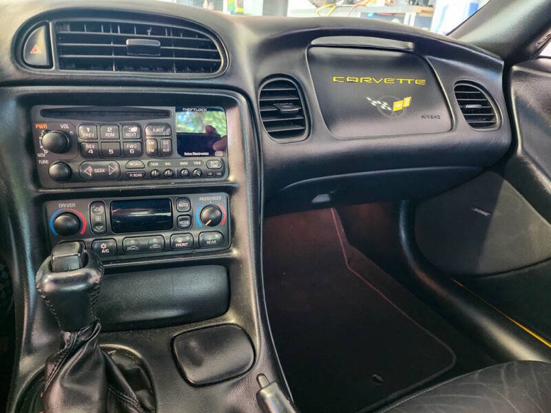 2004 Chevrolet Corvette