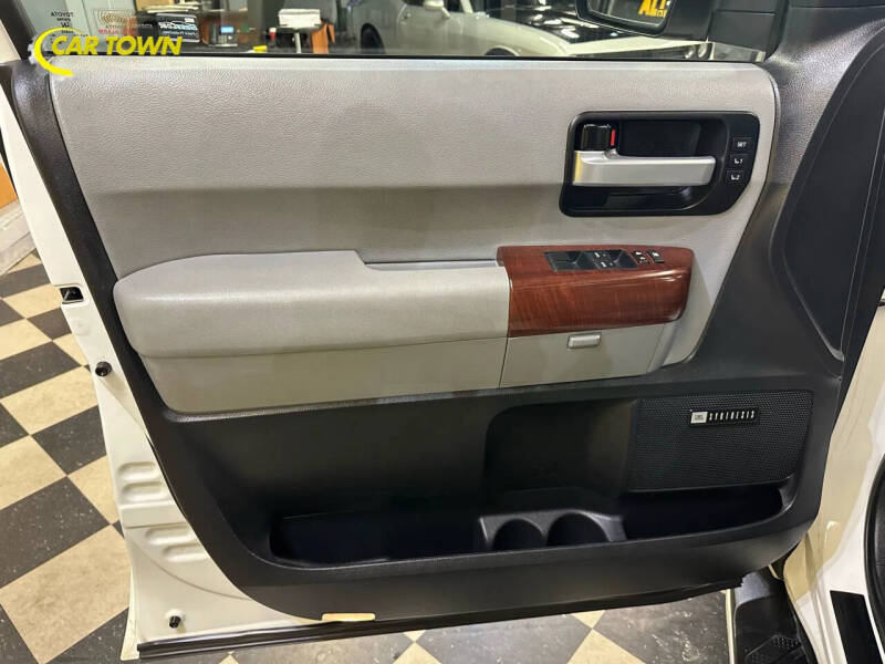 2017 Toyota Sequoia Platinum