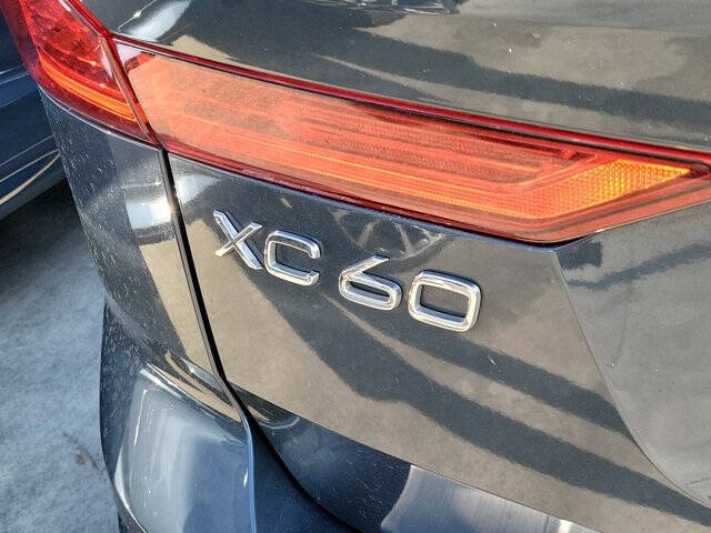 2023 Volvo XC60 B5 Ultimate Bright Theme