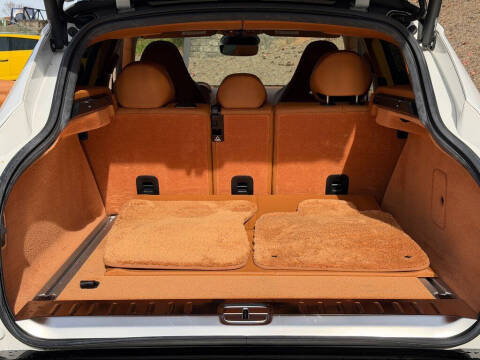 2023 Aston Martin DBX 707