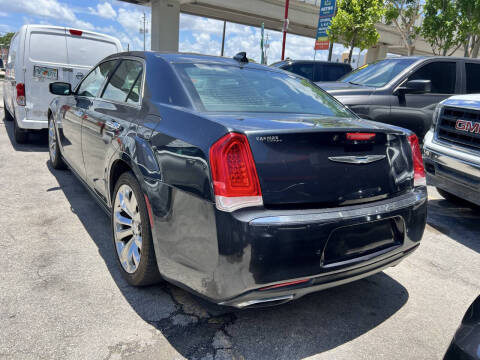 2017 Chrysler 300 C