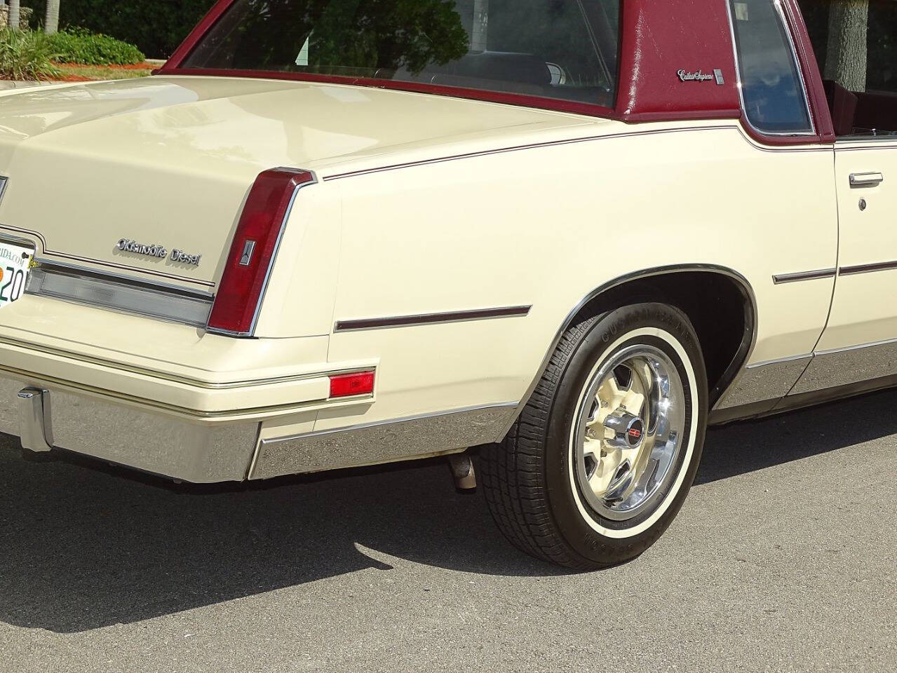 1985 Oldsmobile Cutlass Supreme 10