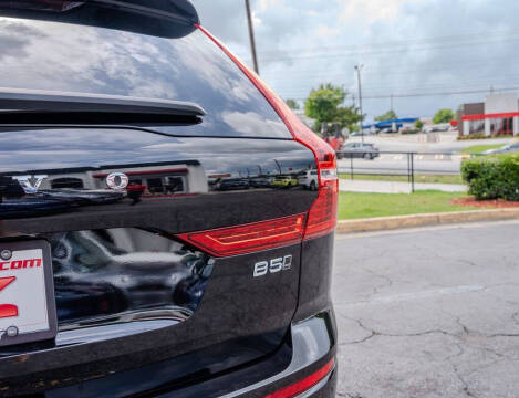 2025 Volvo XC60 B5 Plus Dark Theme