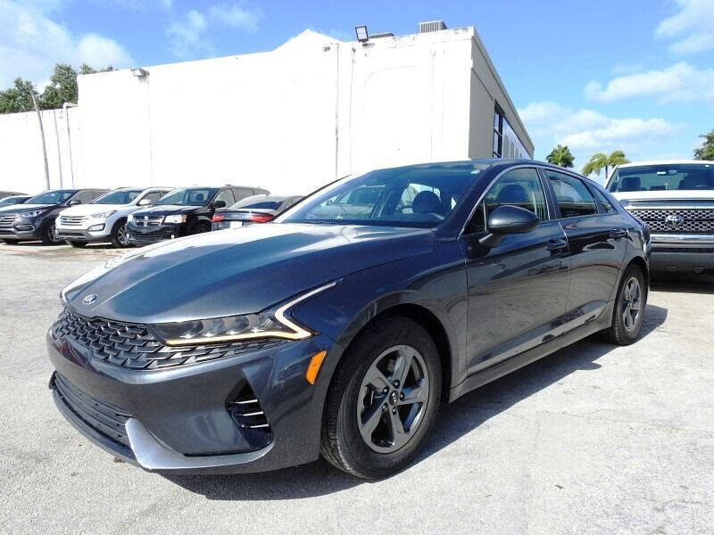 2021 Kia K5  - $21,900