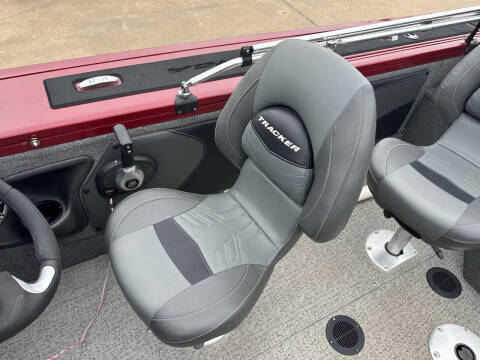 2020 Tracker Targa V19