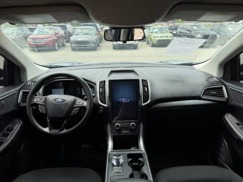 2022 Ford Edge SE