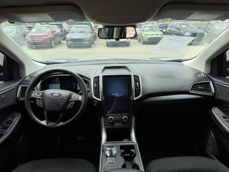 2022 Ford Edge SE