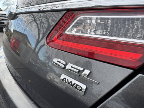 2018 Ford Taurus SEL