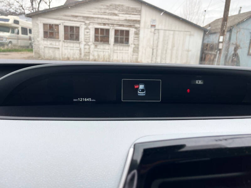 2022 Toyota Prius LE