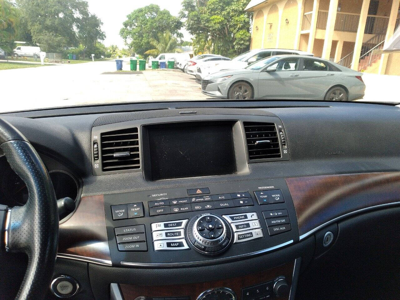 2010 Infiniti M35  - $10,999
