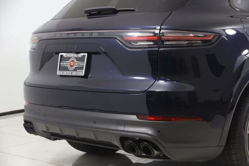 2023 Porsche Cayenne Platinum Edition