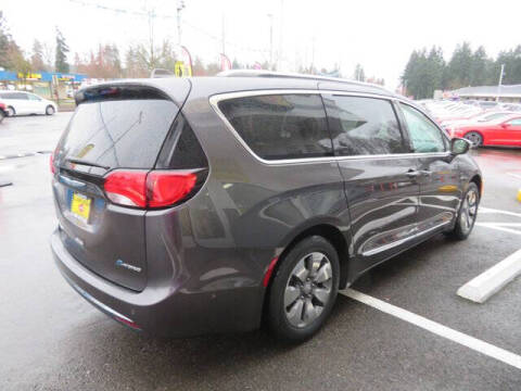 2018 Chrysler Pacifica Hybrid Limited