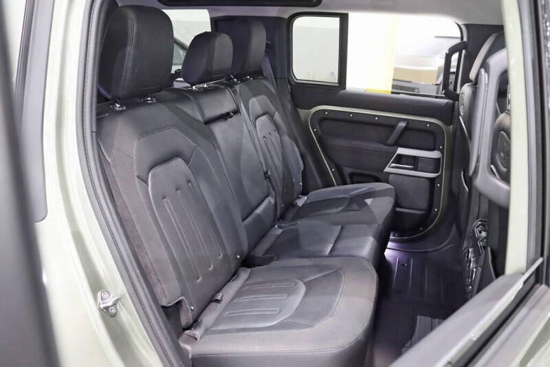 2020 Land Rover Defender 110 SE