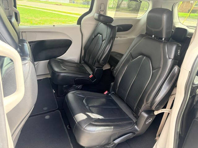 2020 Chrysler Pacifica Touring L