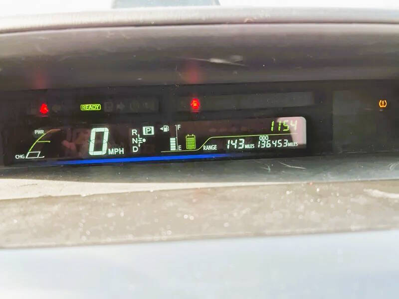 2013 Toyota Prius v Two