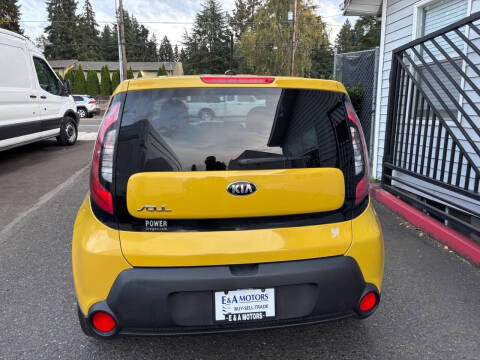 2015 Kia Soul +