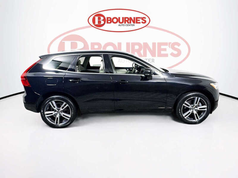 2021 Volvo XC60 T6 Momentum